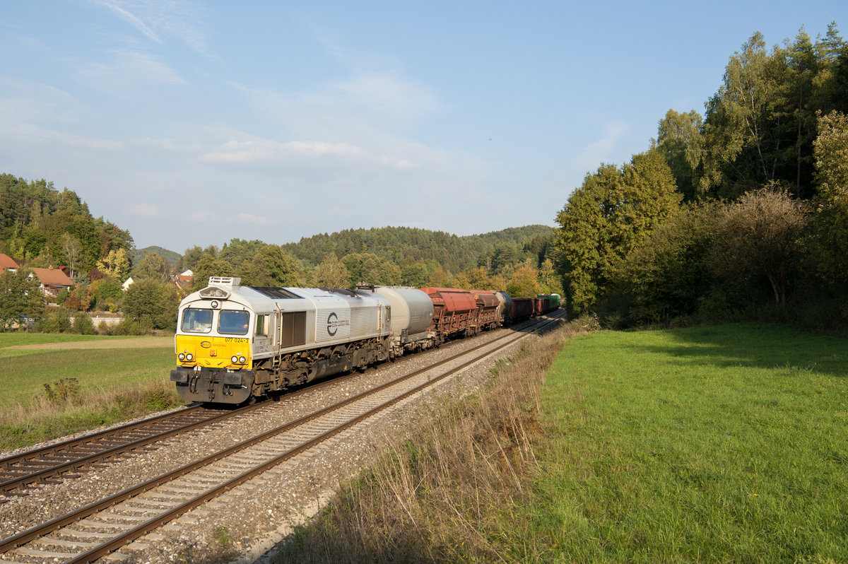 077 024 mit dem EK 68495 von Schwandorf nach Nürnberg Rbf bei Lehendorf, 28.09.2018