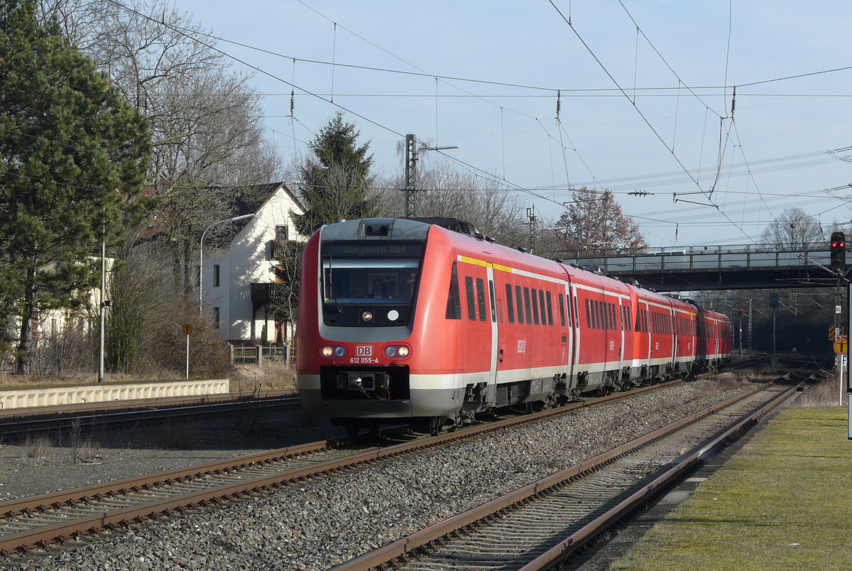 08. Februar 2008, Tw 612 055 durchfährt den Bahnhof Hochstadt-Marktzeuln in Richtung Lichtenfels.