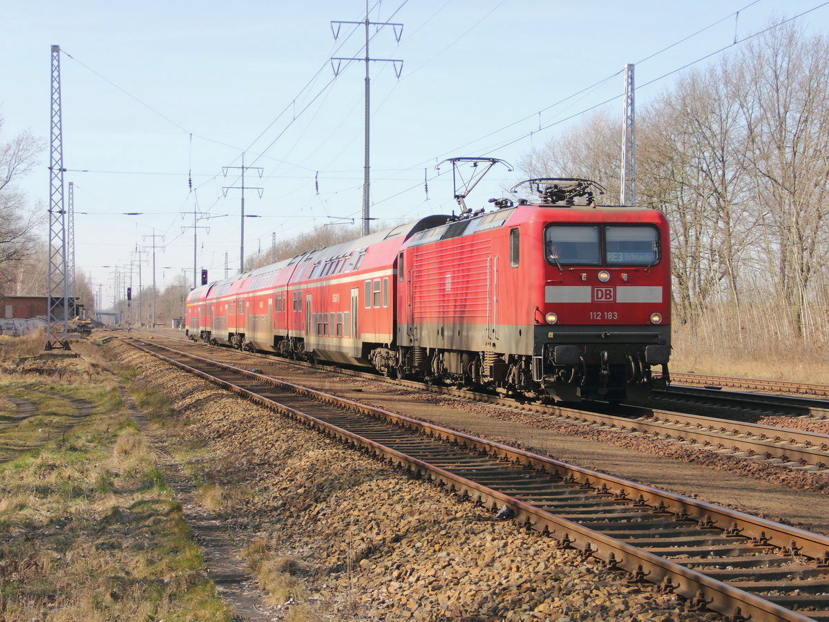 08. März 2015 - 112 183 mit dem RE 3 nach Elsterwerder auf dem Berliner Außenring bei Diedersdorf.