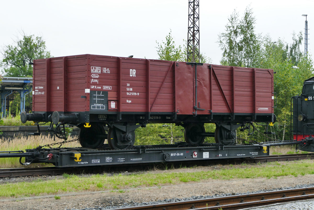 09. August 2016, am Zittauer Bahnhof steht ein Schmalspur-Güterzug (nur zum Anschauen).