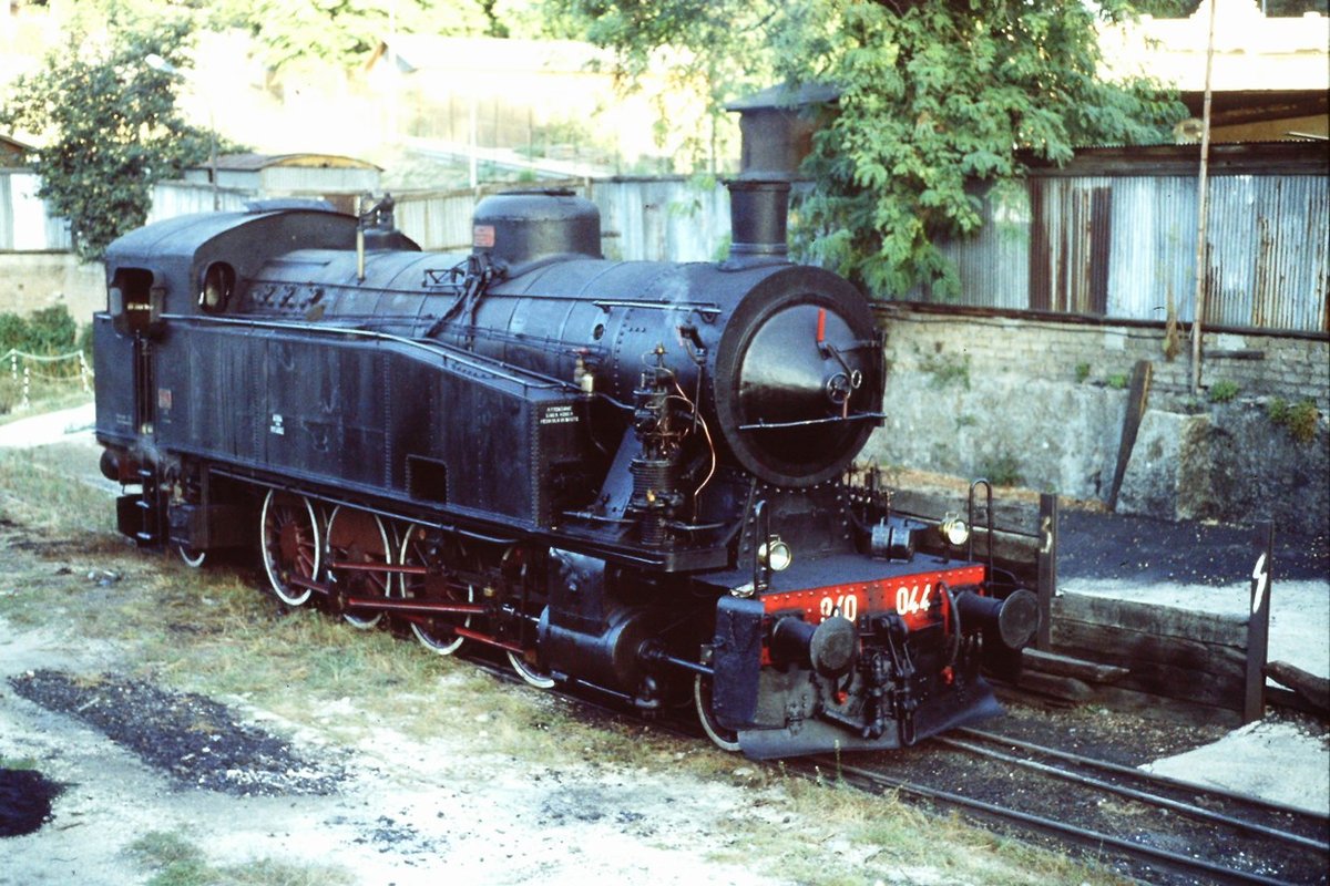 09 oct 1988, Roma Trastevere depot, locotender 940.044 during the preparation for a special steam train. 