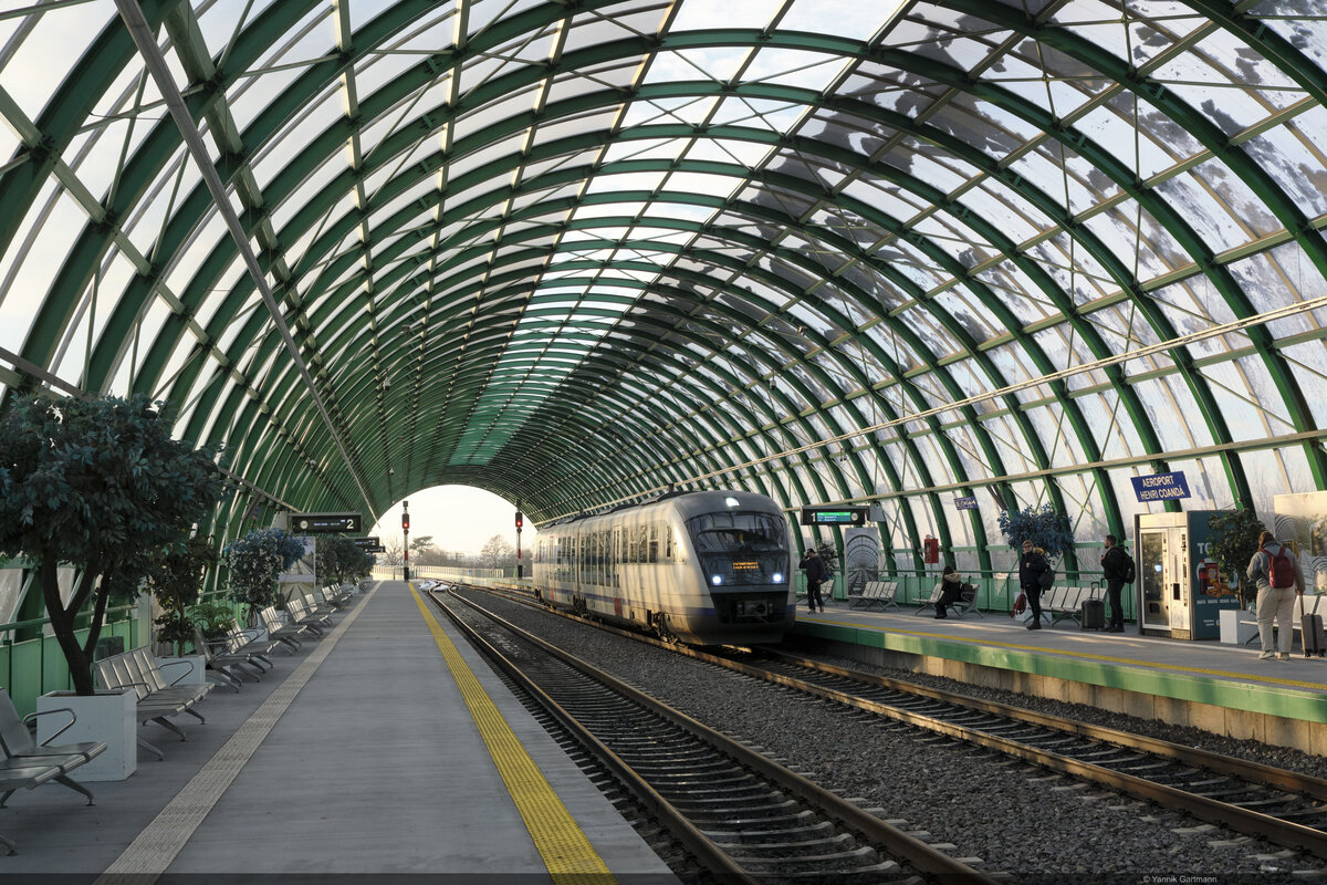 09.01.2026: CFR Desiro 96 / Aeroportul Henri Coandă, București, Rumänien