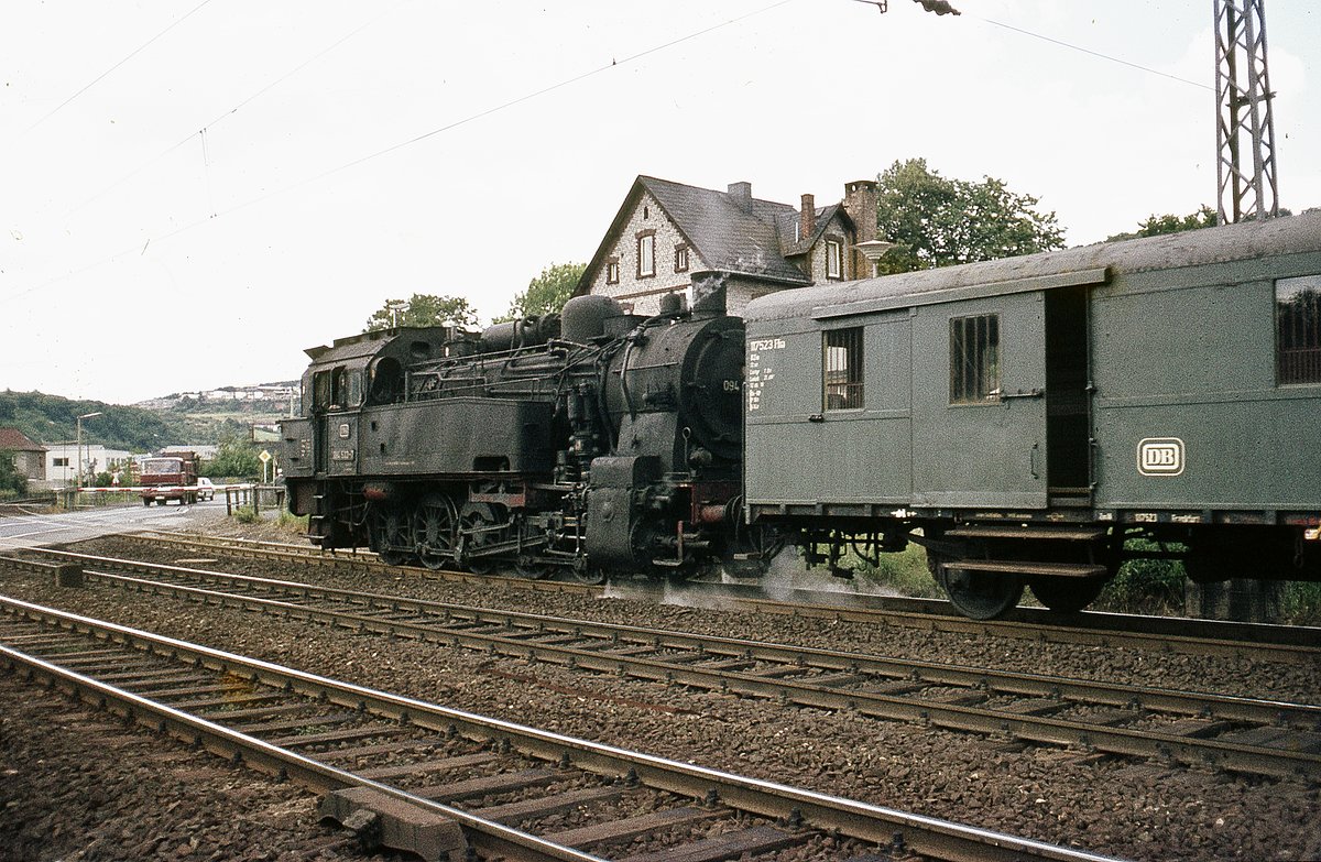 094 533  vor Pz  Ausf.aus Bhf.   Nachschuß