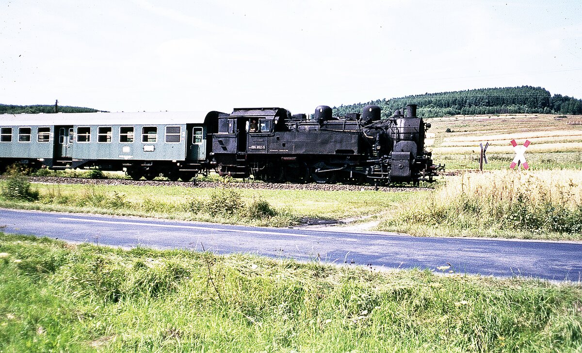 094 652  + Pz    an einem Feld-Bü