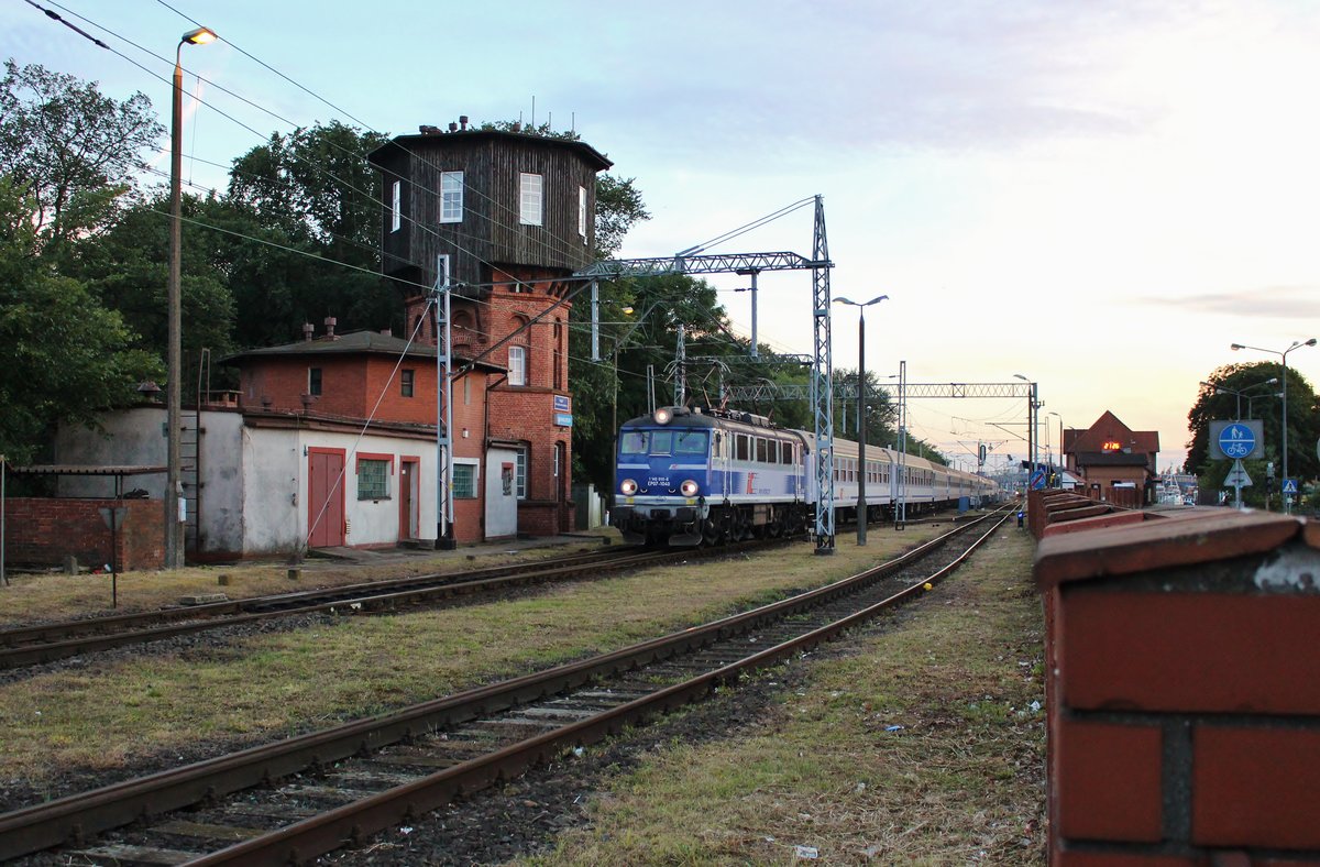 1 140 010-6 (EP07-1040) zu sehen bei der Ausfahrt in Świnoujście.