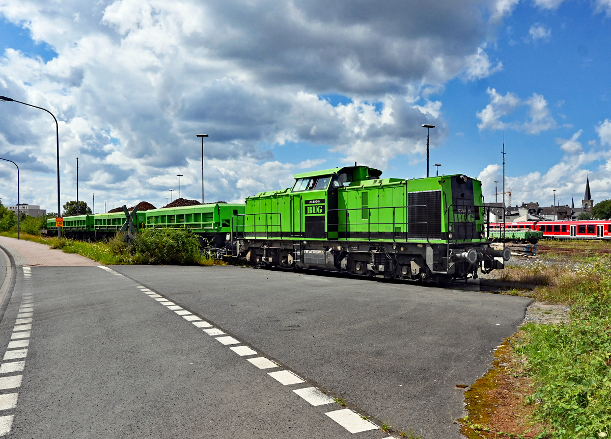 1 203 141-7 (203BUG-05) mit 6738010-9 im Bf Euskirchen - 10.08.2021