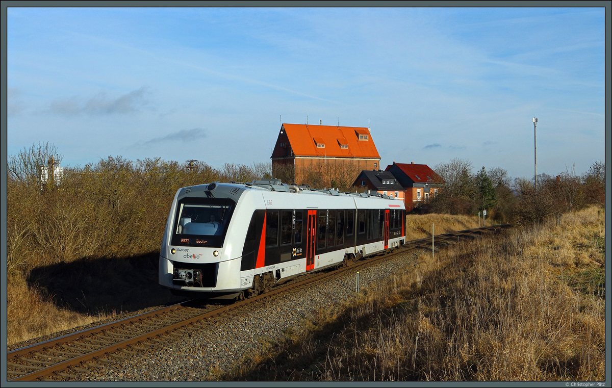 1 648 902 verlässt am 19.01.2022 als RE 75754 nach Goslar den Bahnhof Heudeber-Danstedt.