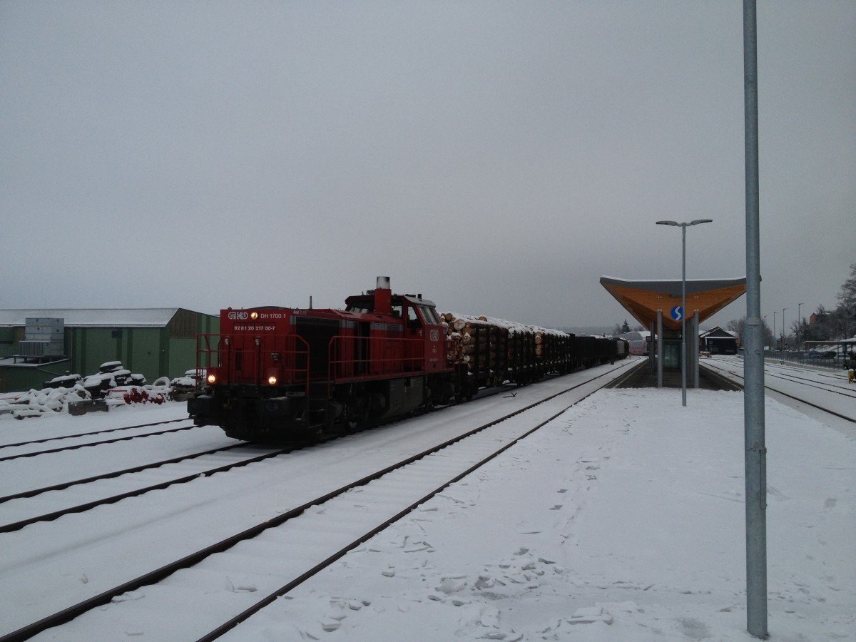 1 Stunde später als normal steht der VG aus Wies-Eibiswald am 04.02.2014 im Bahnhof Lieboch und wartet auf seine Weiterfahrt. Im Regelfall kommen für die VG´s alle Maschinen die die GKB im Besitzt hat zum Einsatz. Heute war wieder einmal DH 1700.1 an der Reihe.