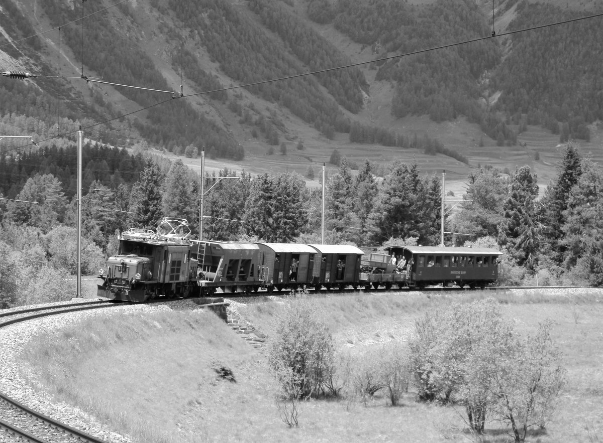 10 Jahre UNESCO Welterbe RhB 
Bahnfestival am 9. unnd 10. Juni 2018 in Samedan und Pontresina:
Die RhB Ge 6/6 I Nr. 414  war am Samstag, 9. Juni mit einem GmP von Samedan nach Pontresina zwischen Punt Muragl und Pontresina unterwegs.
