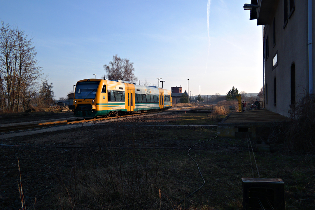 10. März 2014 - ODEG VT 650.77  Eberswalde  fährt in den Bahnhof Wriezen ein.