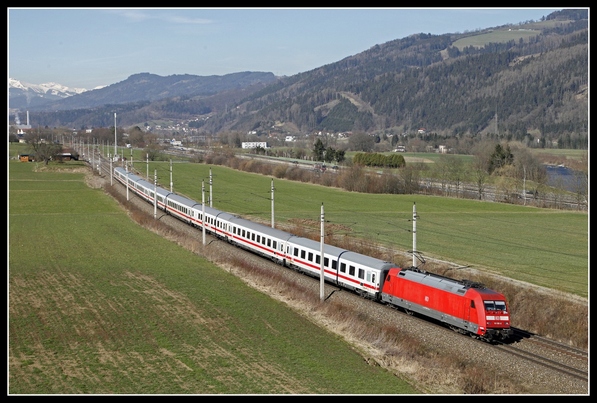 100 081 mit IC719 bei Niklasdorf am 22.03.2019.