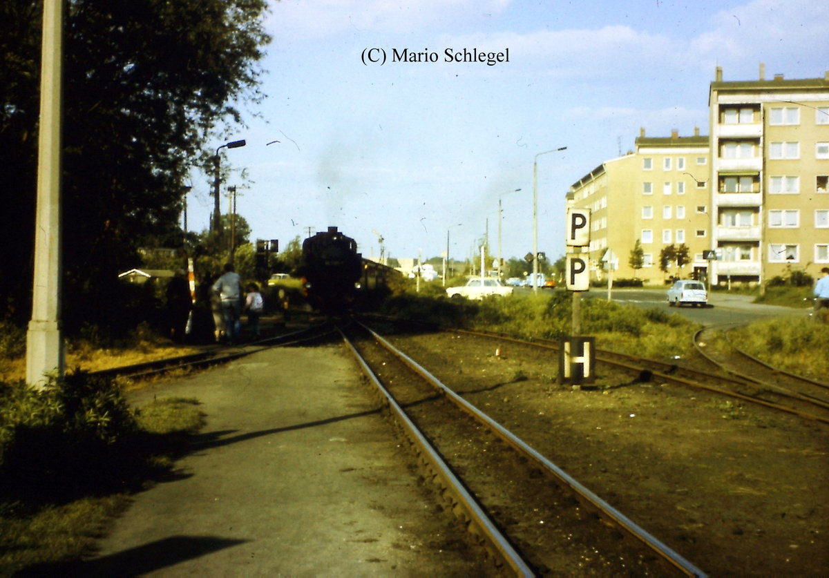 100 Jahre Zittauer Schmalspurbahn: Einfahrt eines Zuges in Zittau Süd am 26.05.1990. Hinweis: digitalisiertes Dia