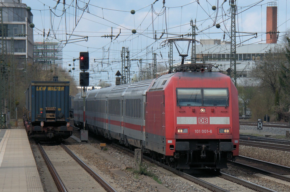 101 001 am 12.04.15 mit dem `Königsee´ am Münchner Heimeranplatz