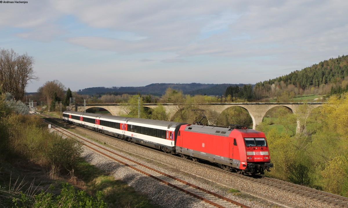 101 002-4 mit dem IC 281 (Stuttgart Hbf-Zürich HB) bei Rottweil 10.4.14