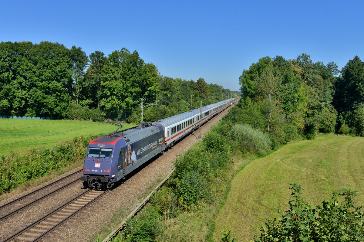101 004 mit EC 216 am 08.09.2016 bei Gutmart. Bahnbilder.de