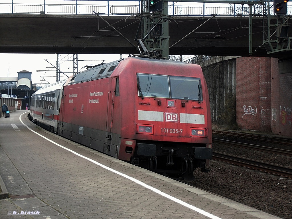 101 005-7 stand mit einen IC im bhf hh-harburg am 04.01.14