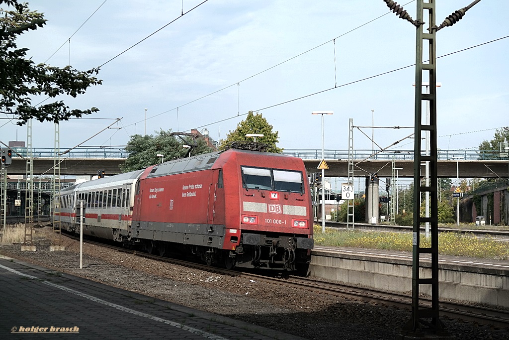 101 008-1 ist am 04.10.13 mit einen IC vom bhf harburg abgefahren