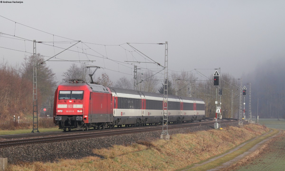 101 011-5 mit dem IC 183 (Stuttgart Hbf-Zürich HB) bei Grünholz 19.1.14