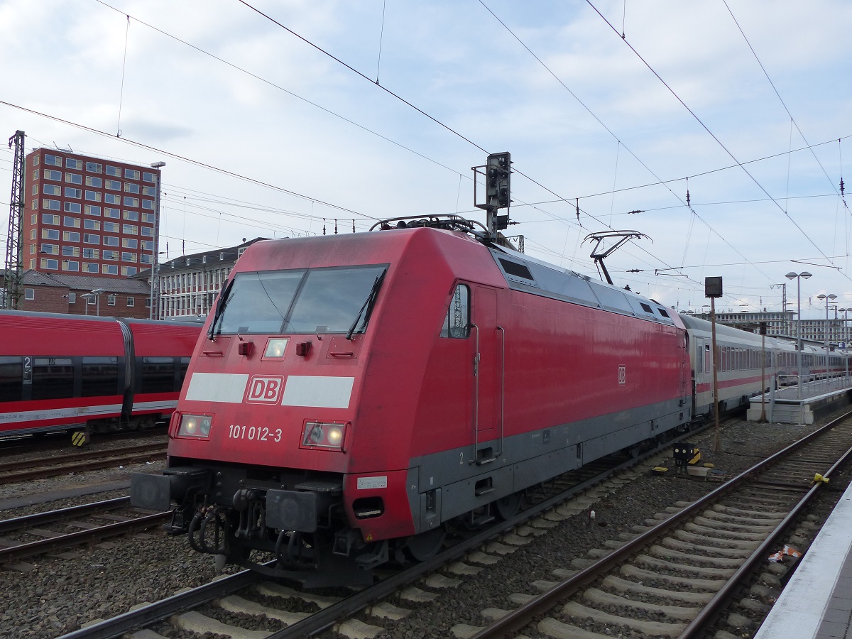 101 012 mit IC nach Stuttgart in Münster, 29.03.18
