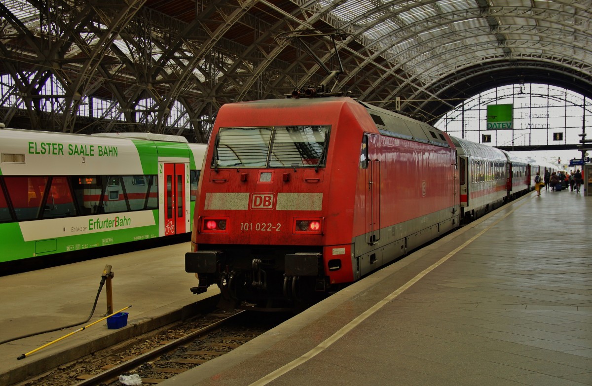 101 022-2 mit dem IC 2443 nach Dresden am 13.06.14 im Leipziger Hbf. 