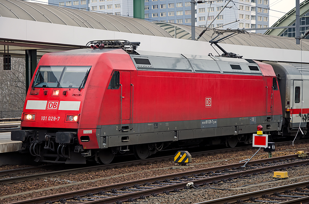 101 029-7 ( 91 80 6101 029-7 D-DB ), ABB Daimler-Benz Transportation (Deutschland) GmbH, [D]-Kassel KAS 33139, Baujahr 1996, Eigentümer: DB Fernverkehr AG, [D]-Frankfurt am Main, Bh Hamburg, 02.01.2014, Berlin Ostbahnhof