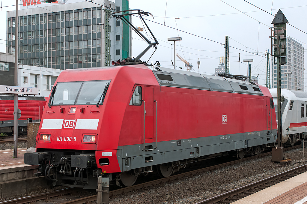 101 030-5 ( 91 80 6101 030-5 D-DB ), ABB Daimler-Benz Transportation GmbH, [D]-Kassel 33140, Baujahr 1996, Eigentümer: DB Fernverkehr AG, [D]-Frankfurt am Main, Bh Hamburg, 31.08.2013, Dortmund Hbf