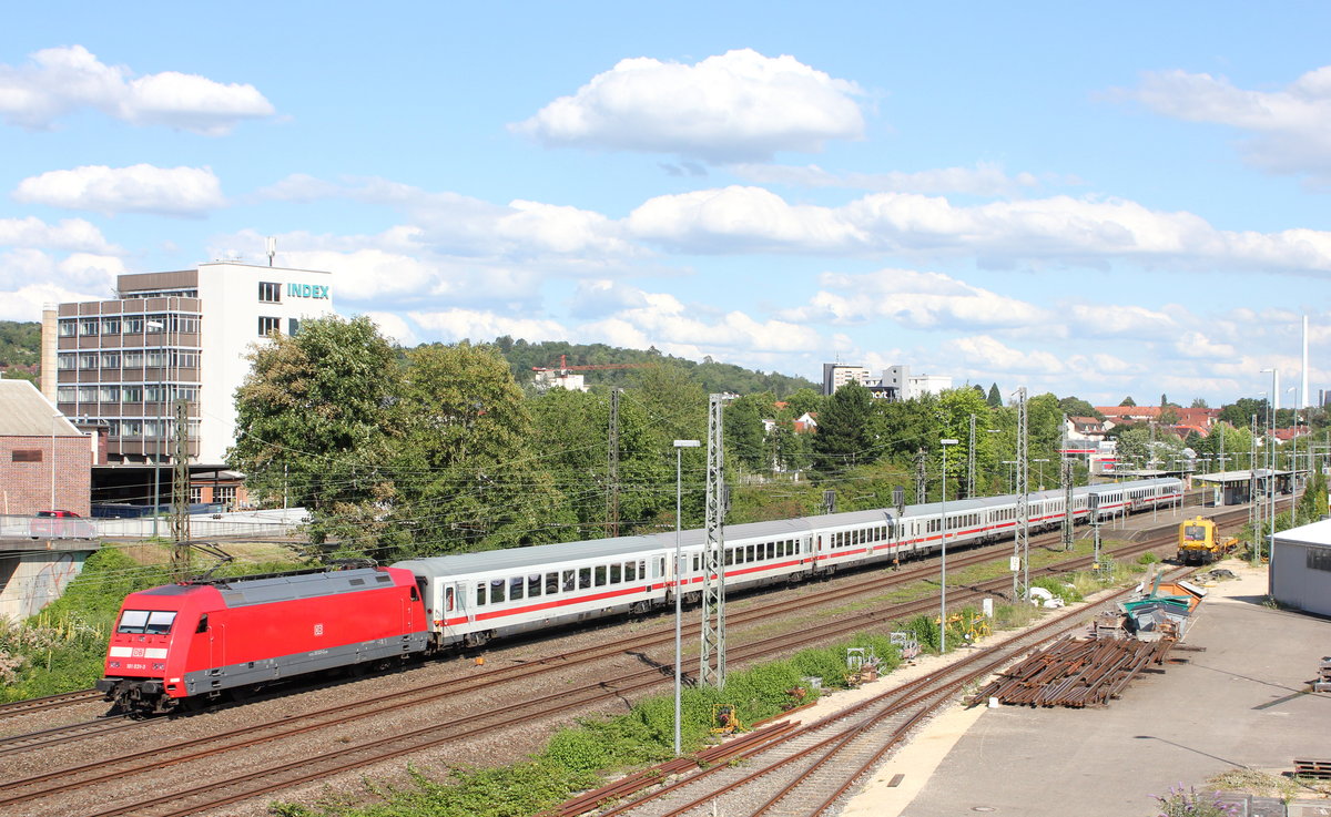 101 031 mit IC 1269 Karlsruhe-München am 11.07.2020 in Oberesslingen. 