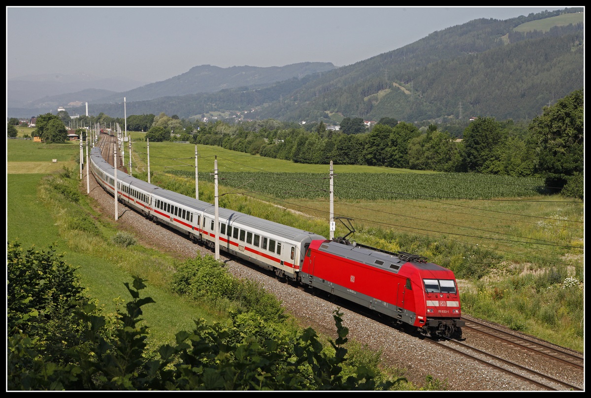 101 032 mit IC719 bei Niklasdorf am 27.06.2019.