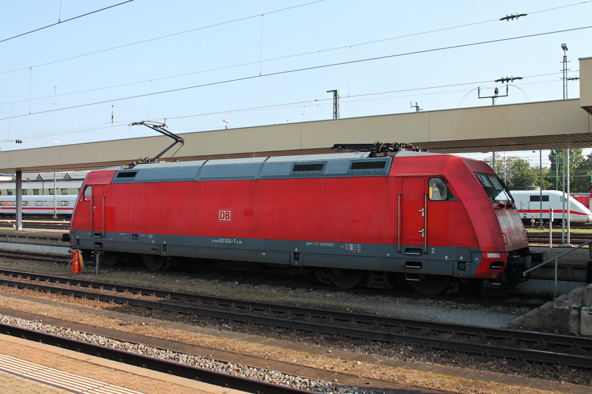 101 034-7 am 04.10.2014 abgestellt auf Gleis 96 in Basel Bad Bf und wartet auf ihren nächsten Einsatz.