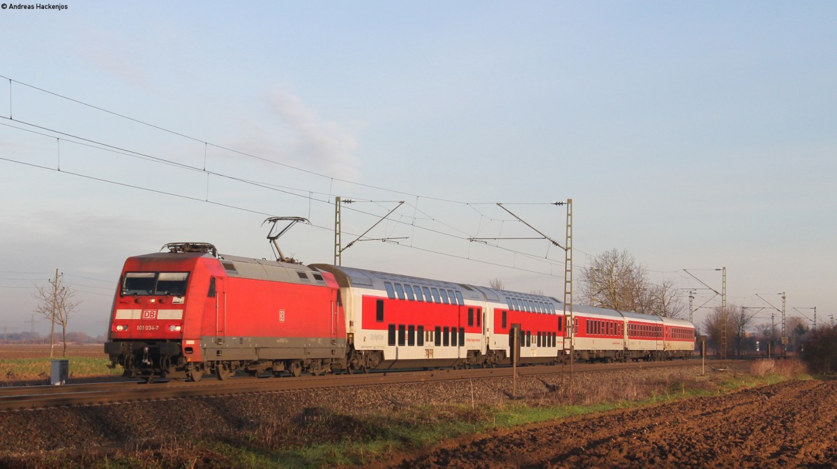 101 034-7 mit dem CNL 473 (Koebenhavn H-Basel SBB) bei Riegel 15.1.14