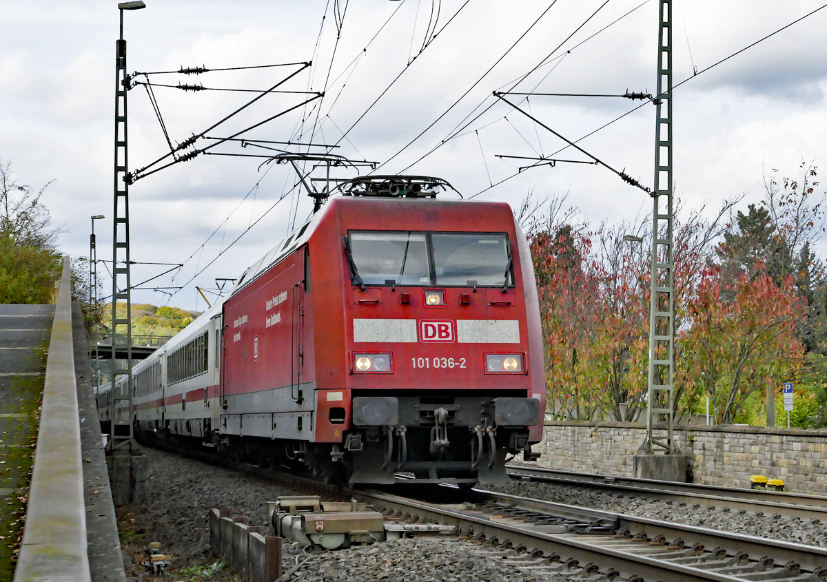 101 036-2 IC nach Koblenz in Remagen - 25.10.2017