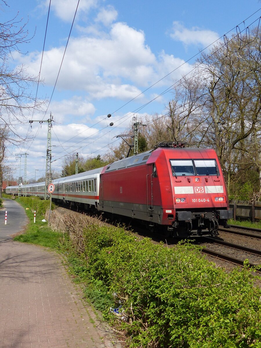 101 040 mit IC Norddeich=Mole - Köln kurz vor Rheine, 18.04.15