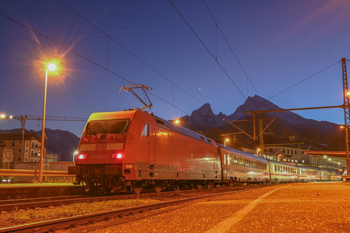 101 040 nach Ankunft mit IC 2083  Königsee  im Zugendbahnhof Berchtesgaden am 1.12.2024