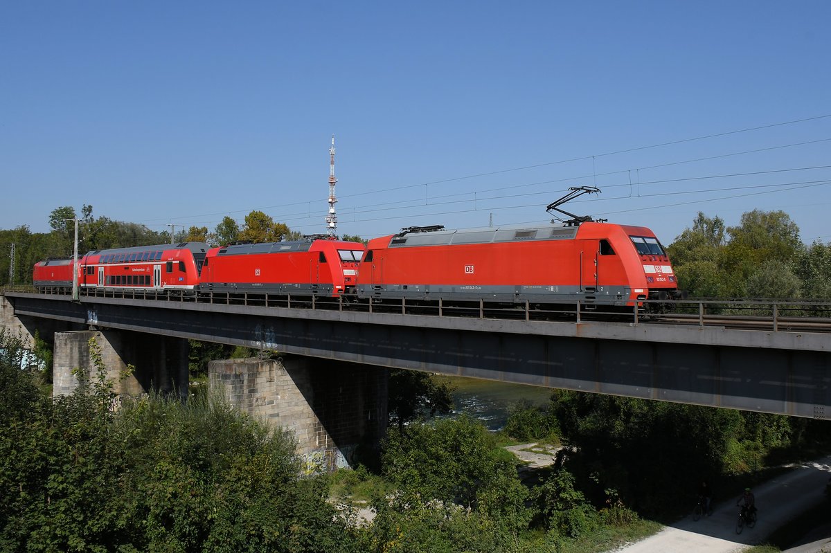 101 042 mit 101067 & 508086-75062 DBpbzfa und am Schluß 120 127 am 19.09.20 auf der Leinthaler Brücke bei Unterföhring