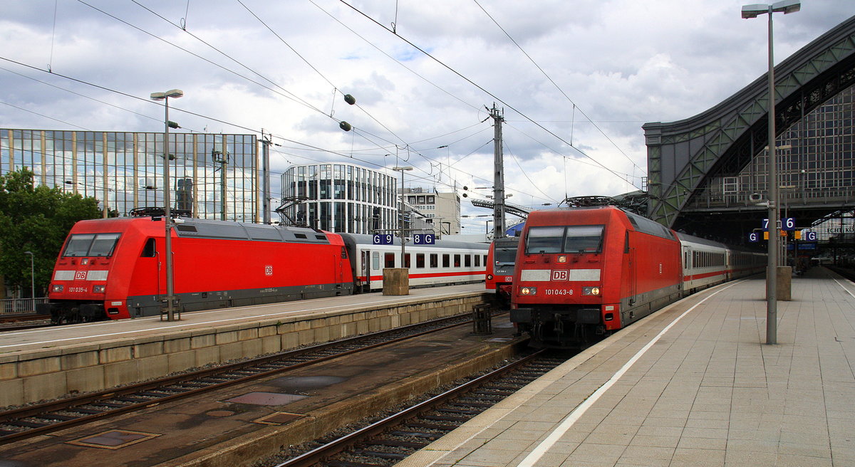 101 043-8 DB fährt mit dem IC 2311 aus Westerland(Sylt) nach Stuttgart-Hbf und fährt bei der Abfahrt aus dem Kölner-Hbf in Richtung Köln-Süd.
Aufgenommen von Bahnsteig 6 in Kölner-Hbf. 
Bei Regenwolken am Nachmittag vom 23.7.2017.
