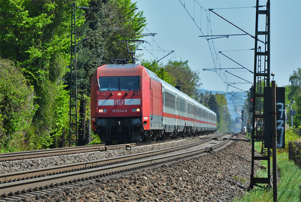 101 044-6 IC nach Bonn in Bonn-Friesdorf - 24.04.2015