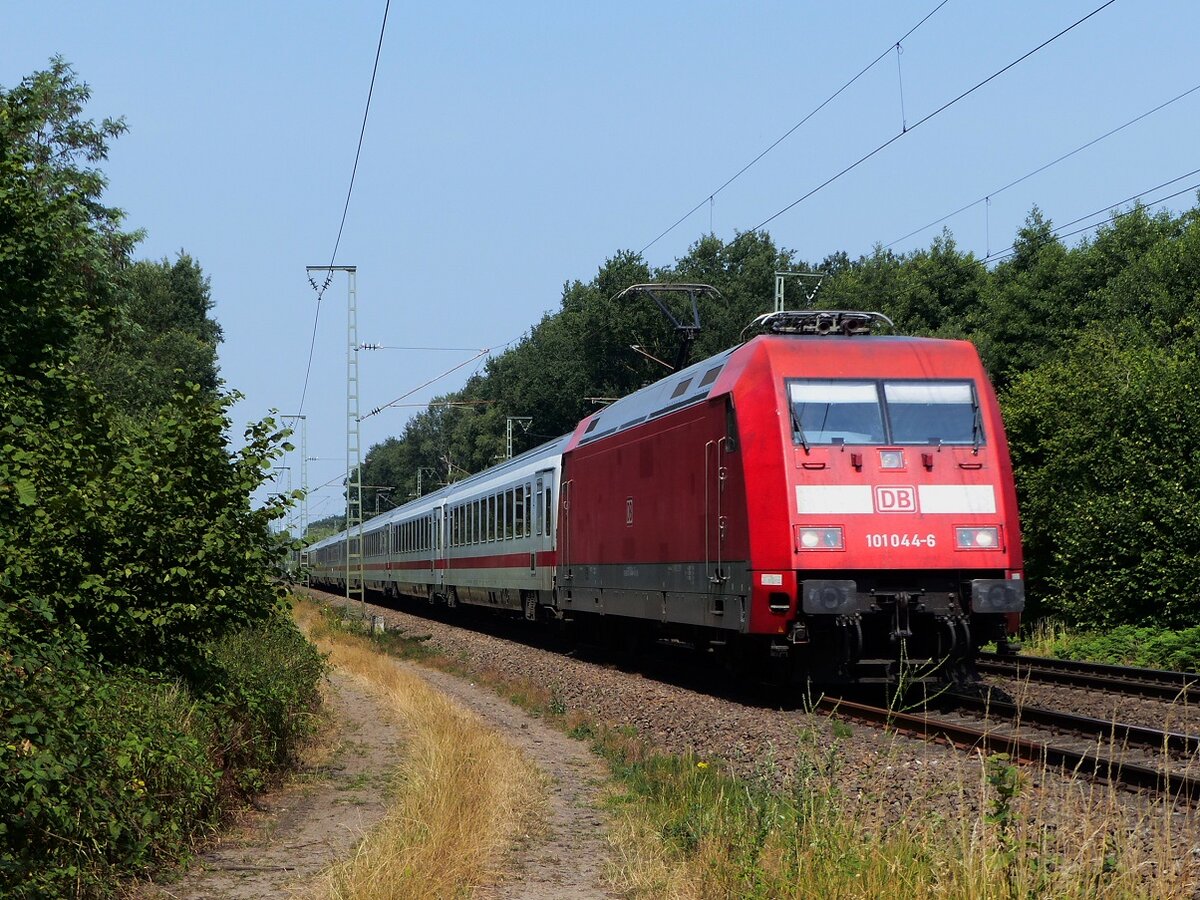 101 044 mit IC nach Berlin in Rheine=Bentlage, 20.07.18