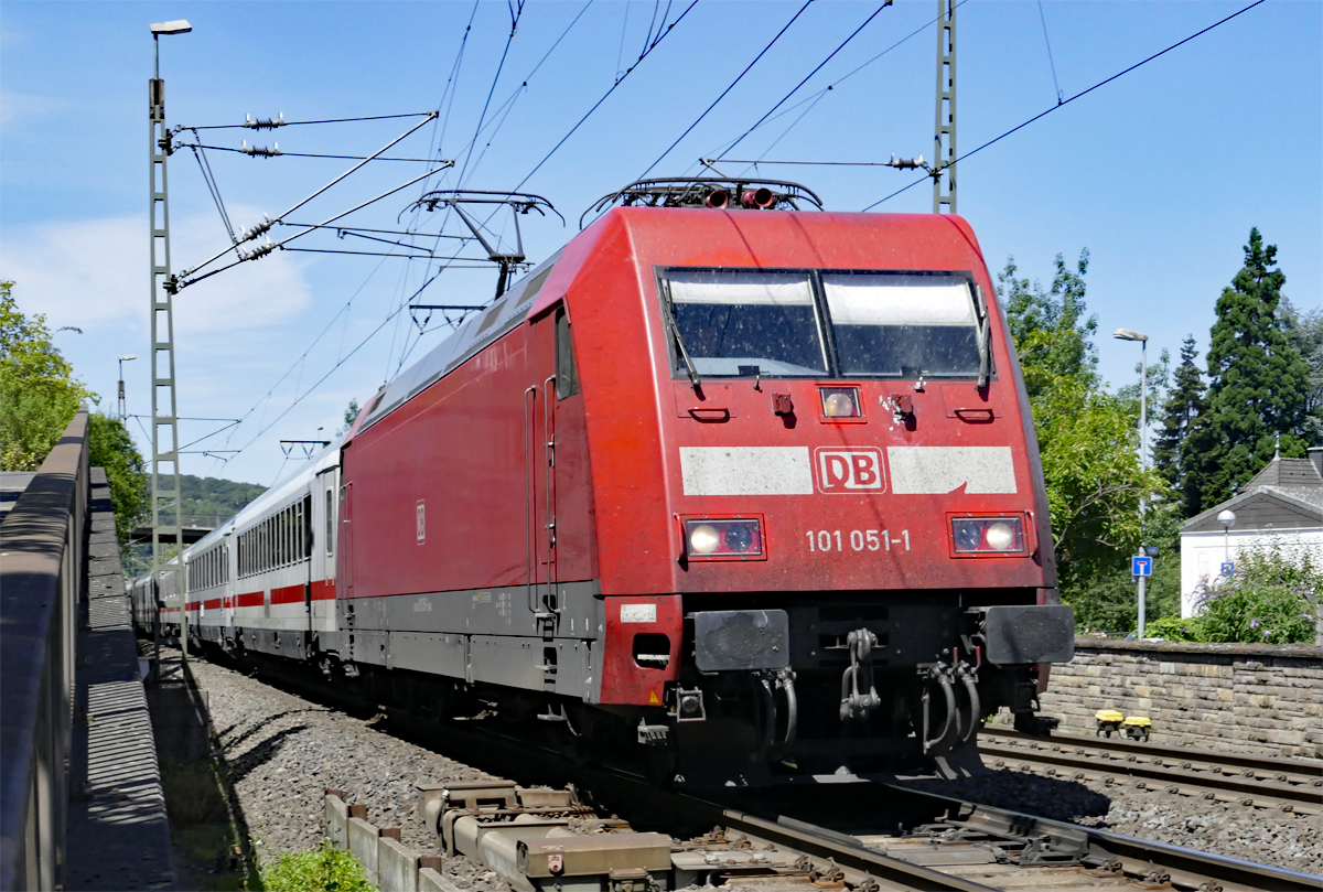 101 051-1 IC durch Remagen - 16.07.2018