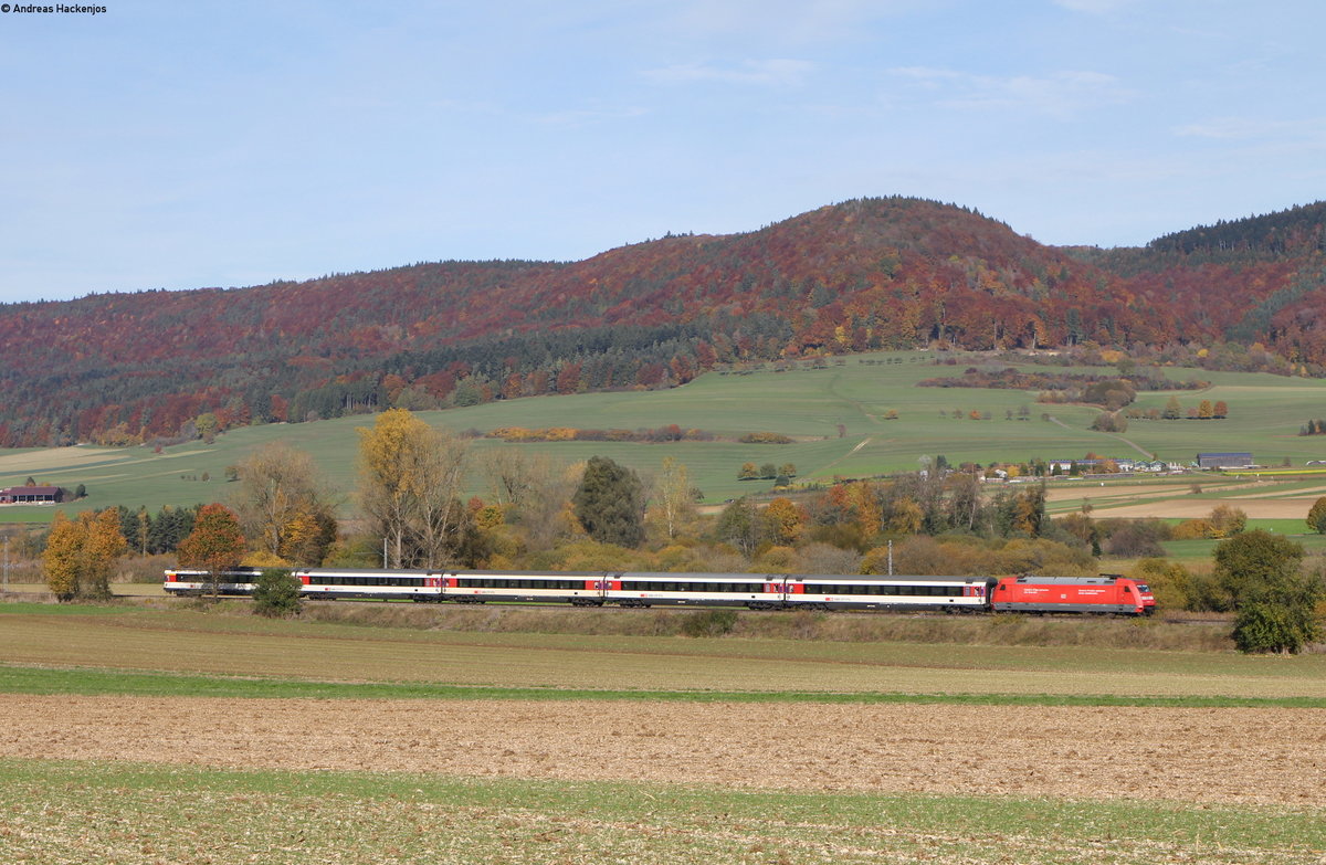 101 051-1 mit dem IC 187 (Stuttgart Hbf-Zürich HB) bei Rietheim 28.10.16