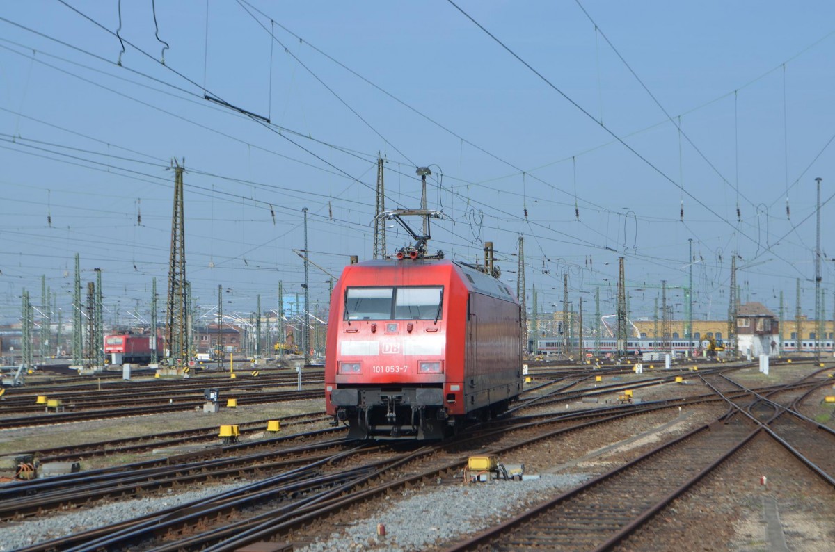 101 053-7 mit Leichtem Frontschaden am Leipzig Hbf 09.04.2015