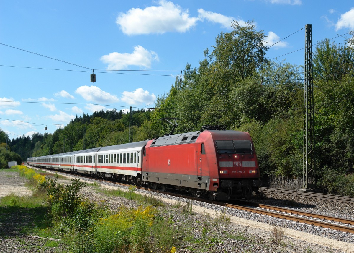 101 055 mit IC 2082 am 06.09.2011 bei M�hren.