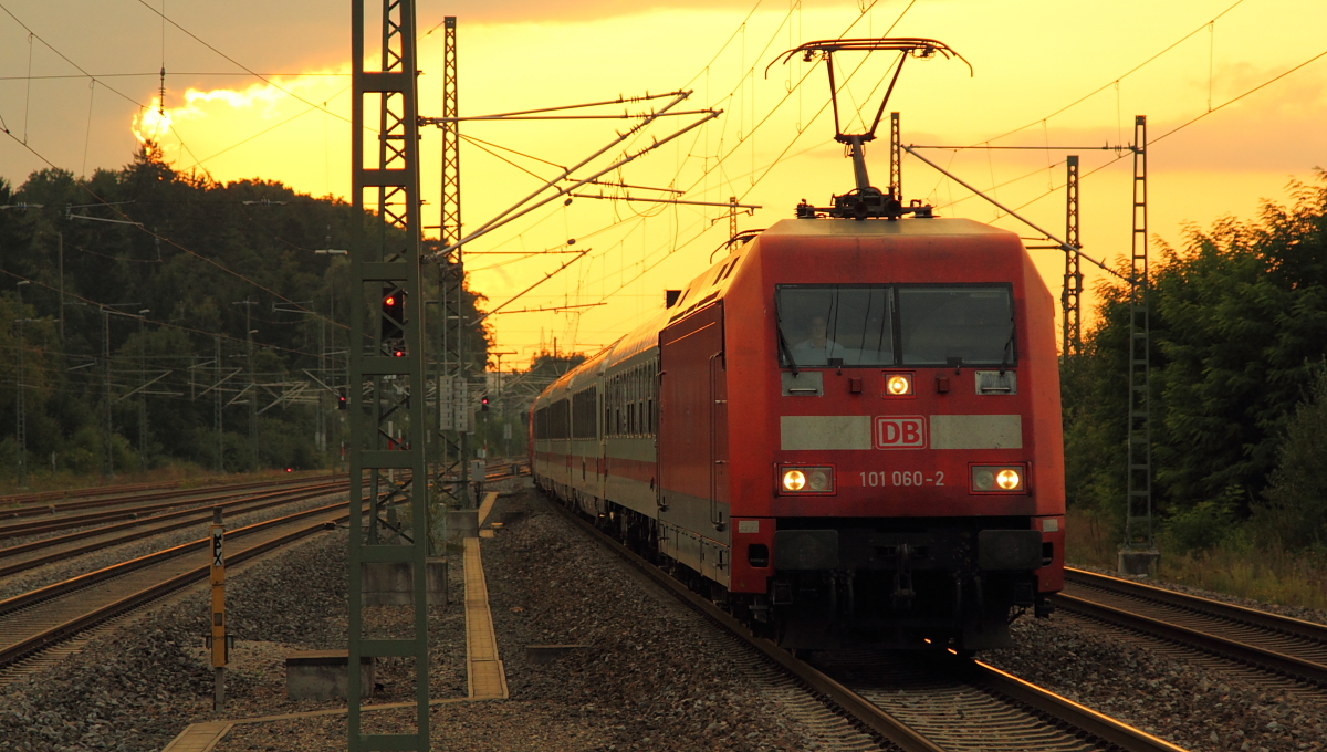 101 060-2 DB in Hochstadt/ Marktzeuln am 01.09.2017.(Bild vom Bahnsteig)