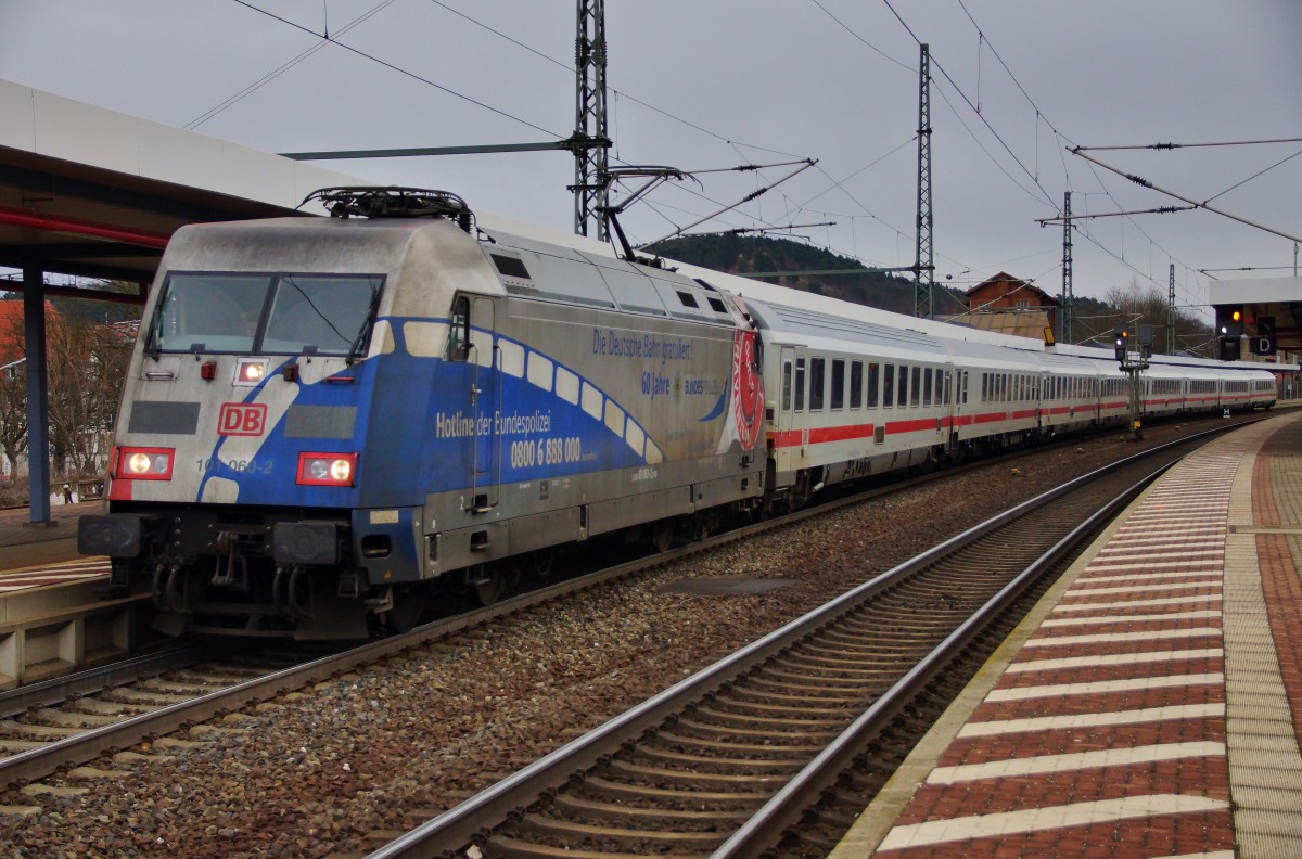 101 060-2 ist mit dem IC 2252 in Richtung Wiesbaden unterwegs zu sehen am 16.01.15 in Eisenach.