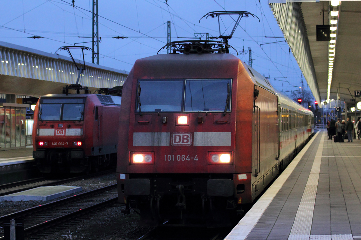 101 064-4 abfahrbereit mit einem IC Richtung Norden in Münster Hbf. 22.12.2013