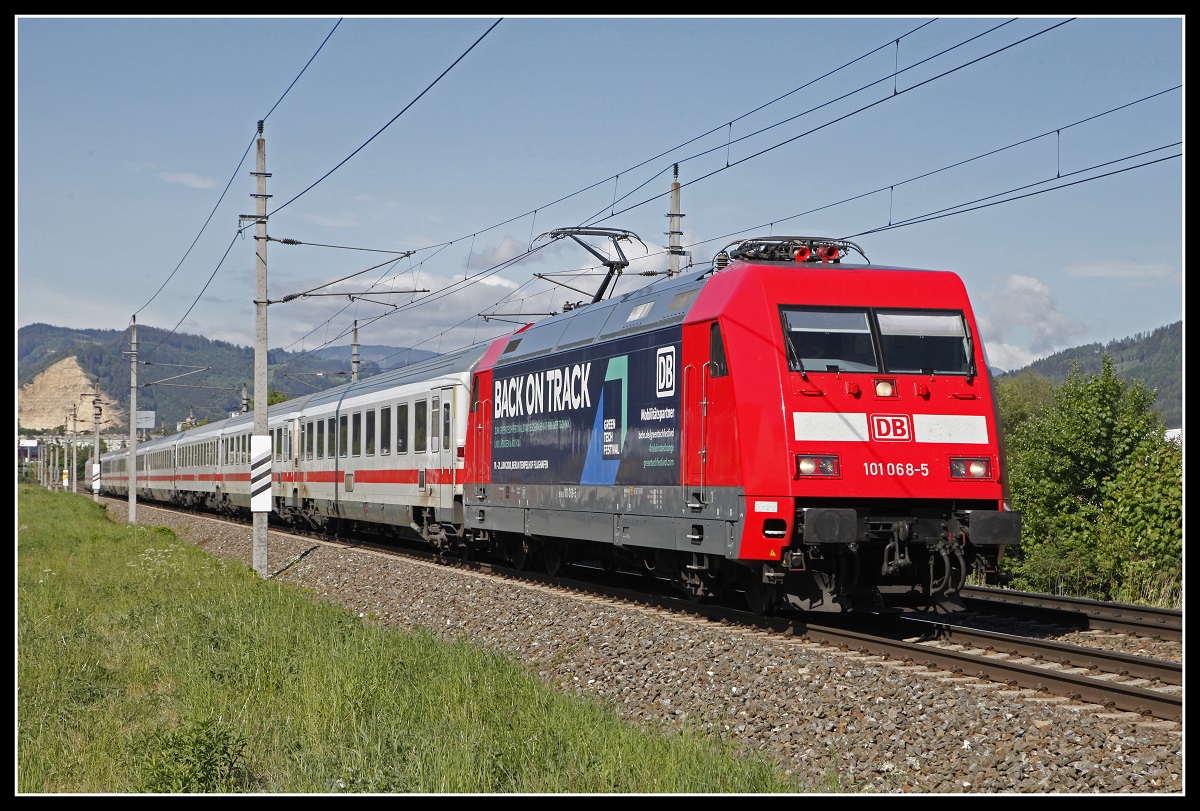 101 068 mit IC719 bei Niklasdorf am 13.05.2020.