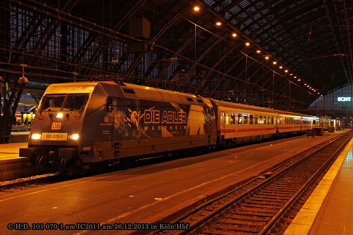 101 070-0  Adler Mannheim  am IC2011 am 26.12.2013 in Köln Hbf.