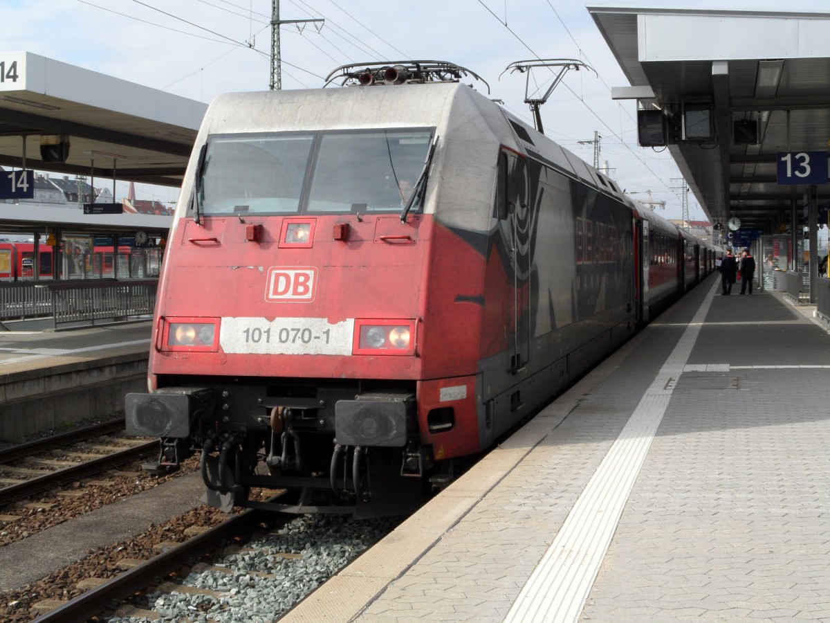 101 070 fuhr den RE 4011 von Nürnberg nach München. Aufgenommen am 22.09.11 am Nürnberger Hauptbahnhof.