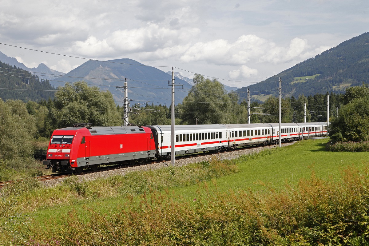 101 072 mit EC216 zwischen Liezen und Selzthal am 24.08.2017.