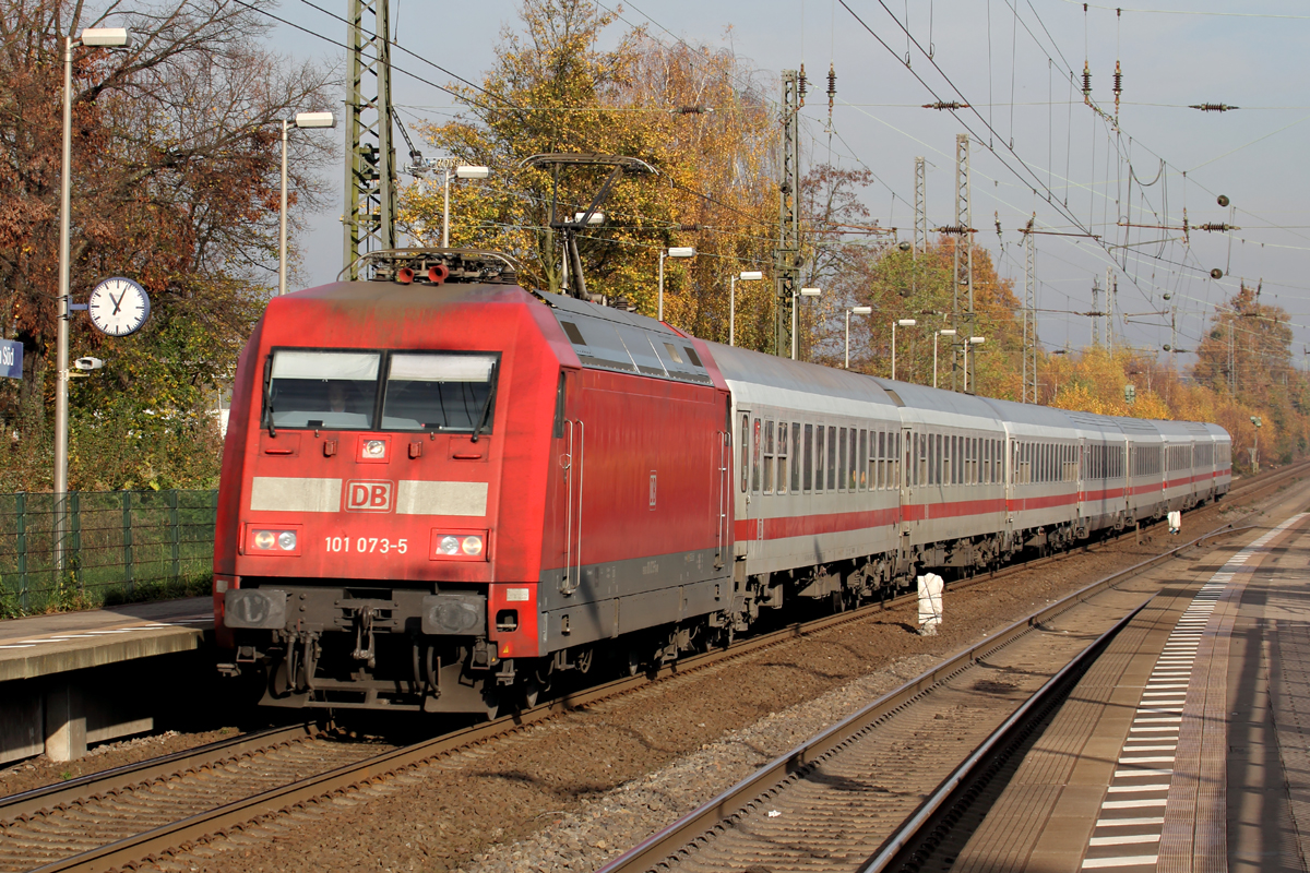 101 073-5 mit IC 1936 nach Köln Hbf. durchfährt Recklinghausen-Süd 22.11.2014