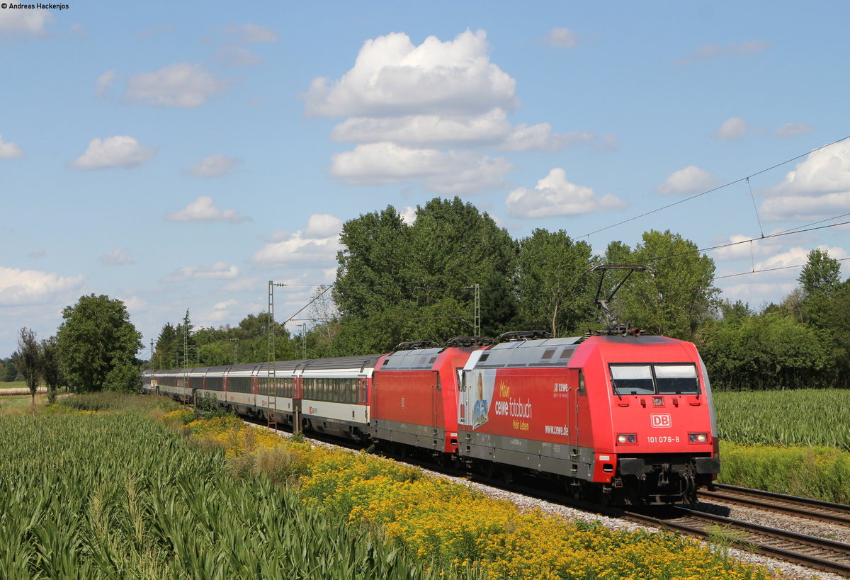 101 076-8  CEWE Fotobuch  und 101 079-2 mit dem EC 9 (Hamburg Altona-Zürich HB) bei Riegel 14.8.19